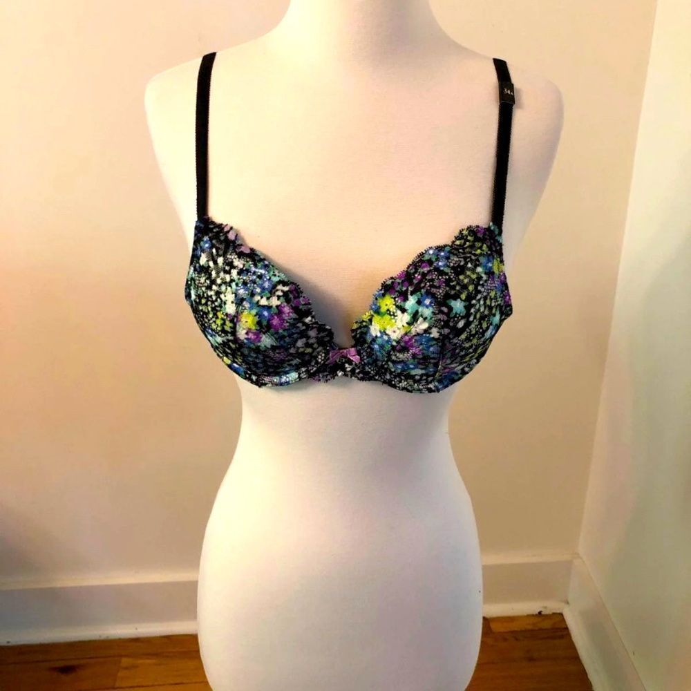 Victoria’s Secret Push Up Bra 34A‎